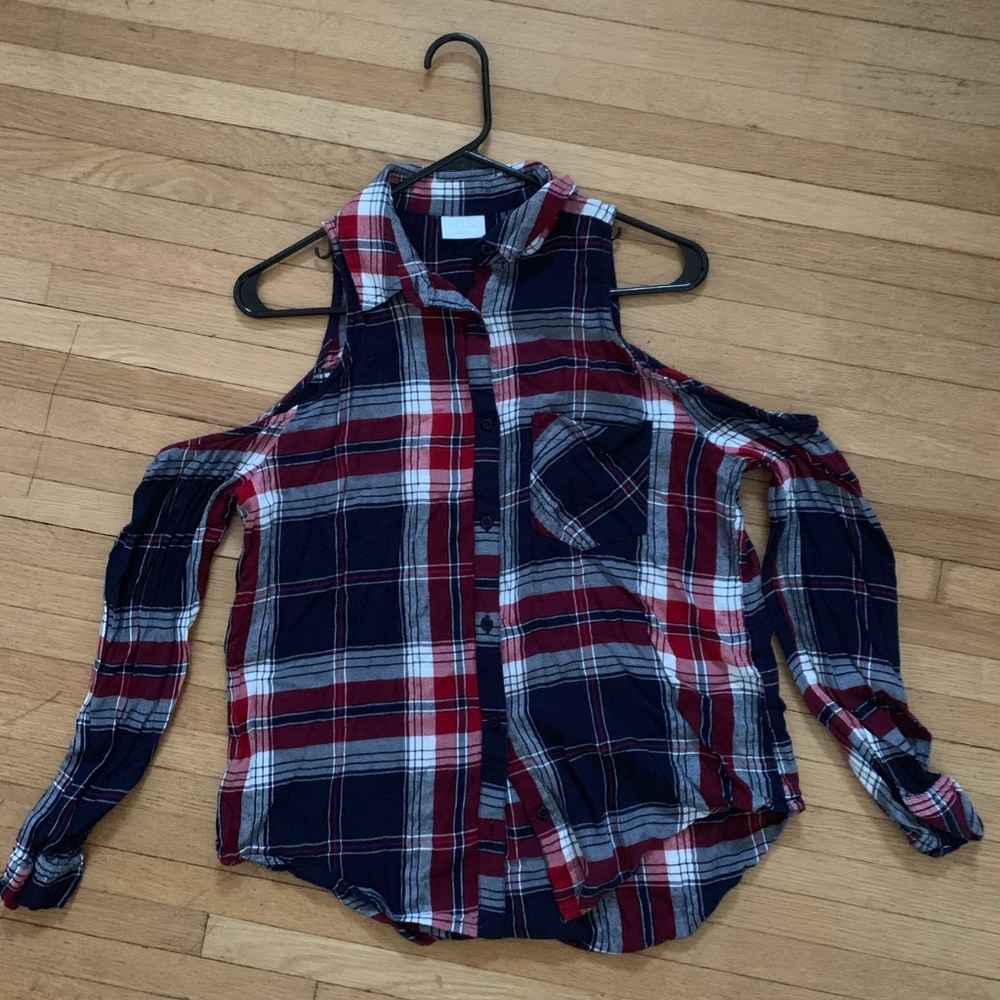 Cold shoulder long sleeve flannel